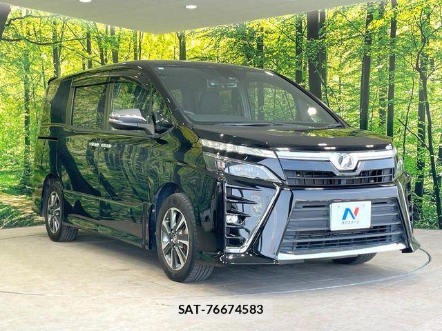 Toyota VOXY 2019-01 8355867-16