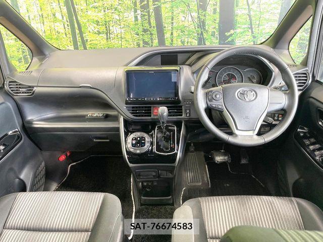 Toyota VOXY 2019-01 8355867-1