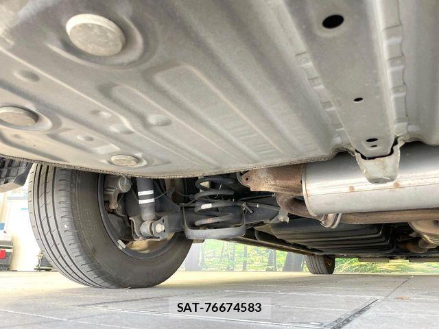 Toyota VOXY 2019-01 8355867-19