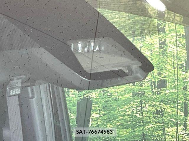 Toyota VOXY 2019-01 8355867-2