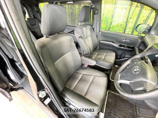 Toyota VOXY 2019-01 8355867-7