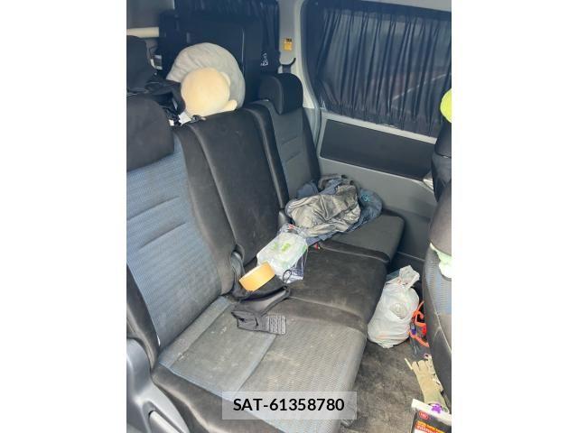 Toyota VOXY 2007-11 8355874-13