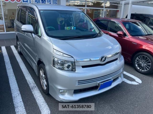 Toyota VOXY 2007-11 8355874-1