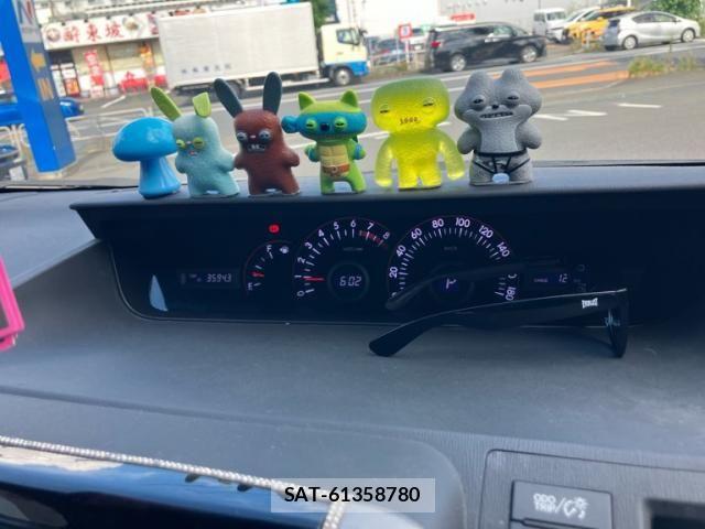 Toyota VOXY 2007-11 8355874-23