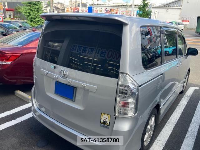 Toyota VOXY 2007-11 8355874-2