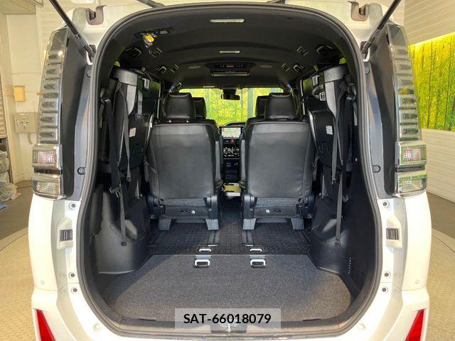 Toyota VOXY 2019-07 8355863-10