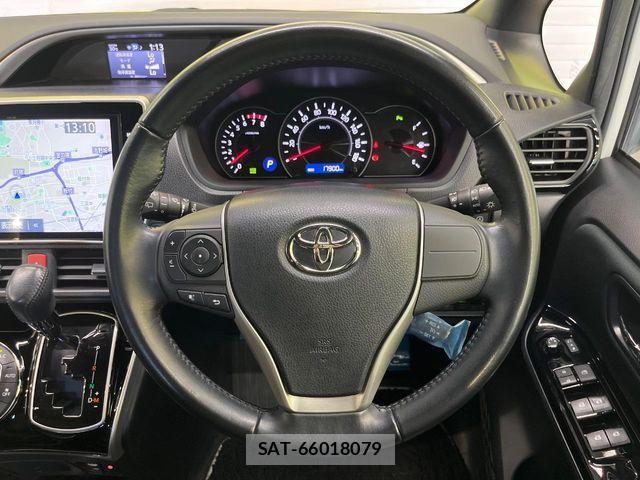 Toyota VOXY 2019-07 8355863-11