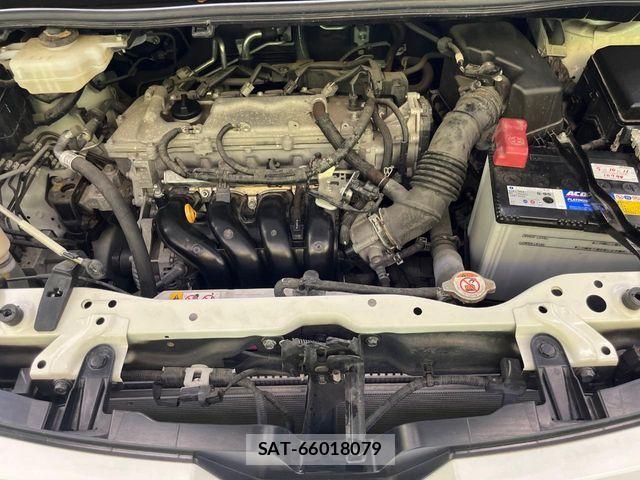 Toyota VOXY 2019-07 8355863-17