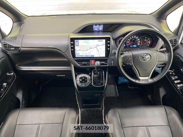 Toyota VOXY 2019-07 8355863-1