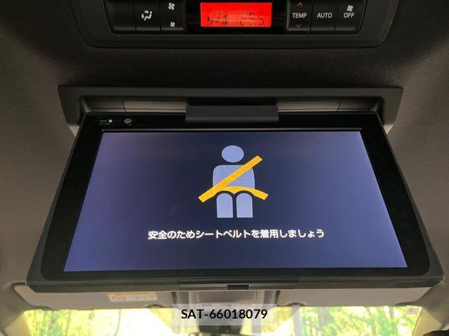 Toyota VOXY 2019-07 8355863-4