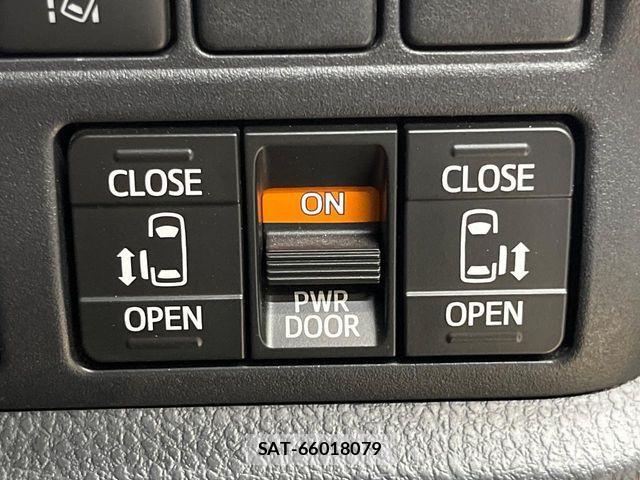 Toyota VOXY 2019-07 8355863-6