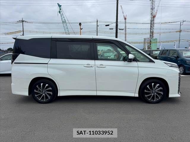 Toyota VOXY 2023-12 8355861-11