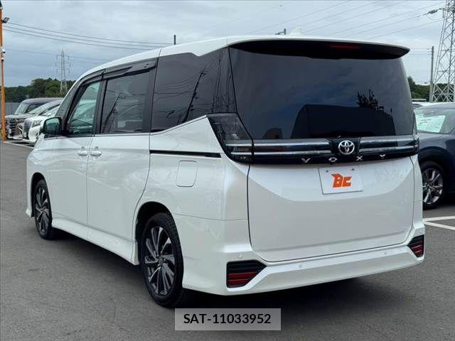 Toyota VOXY 2023-12 8355861-12