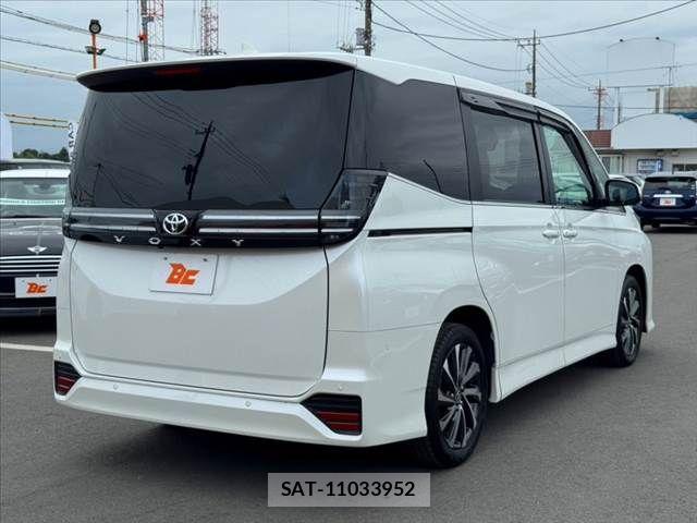 Toyota VOXY 2023-12 8355861-14