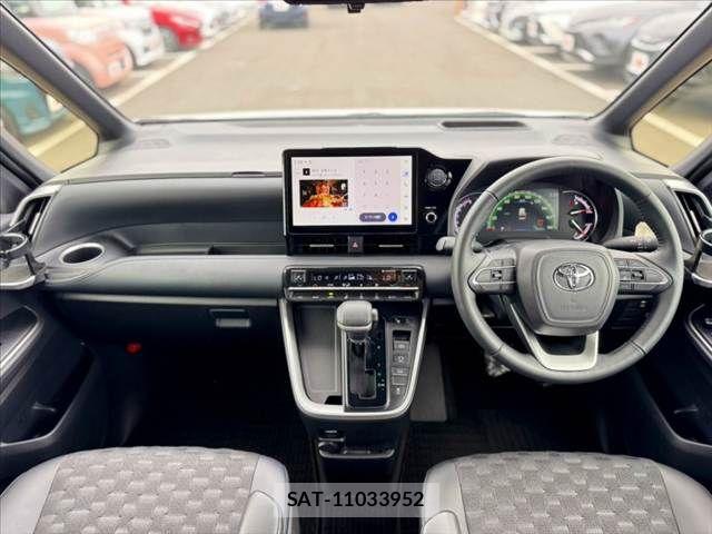 Toyota VOXY 2023-12 8355861-1