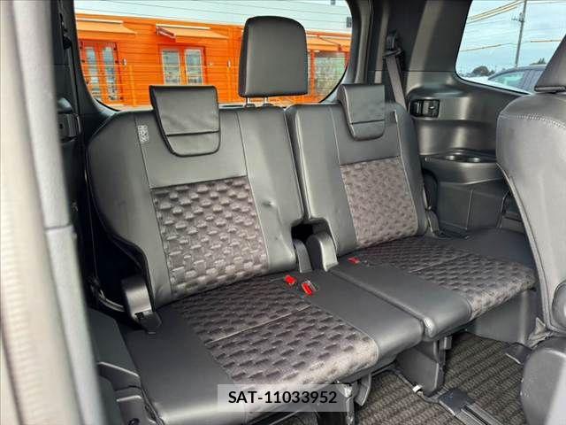 Toyota VOXY 2023-12 8355861-20