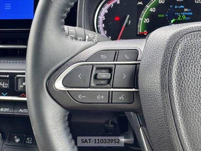 Toyota VOXY 2023-12 8355861-25