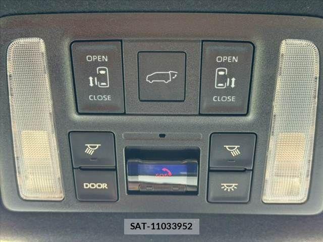 Toyota VOXY 2023-12 8355861-4