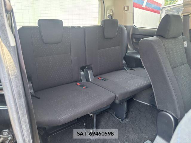 Toyota VOXY 2015-07 8355868-12