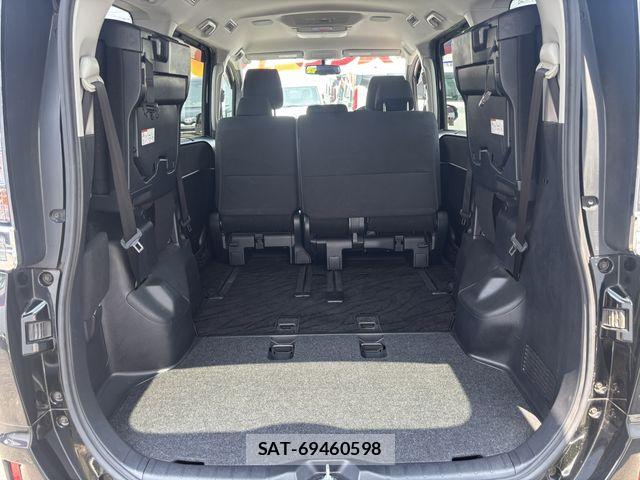 Toyota VOXY 2015-07 8355868-14