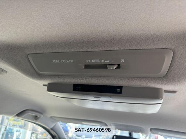 Toyota VOXY 2015-07 8355868-18