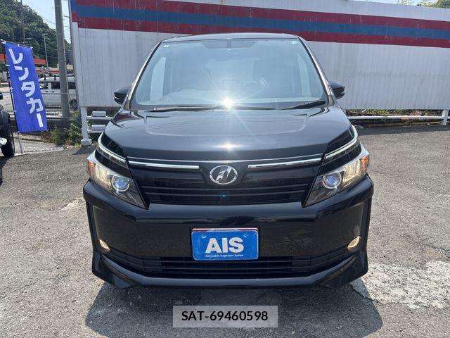 Toyota VOXY 2015-07 8355868-1