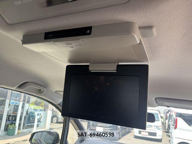 Toyota VOXY 2015-07 8355868-19