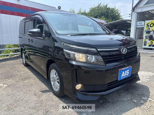 Toyota VOXY 2015-07 8355868-2
