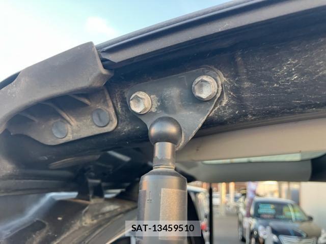 Toyota VOXY 2012-02 8355873-9