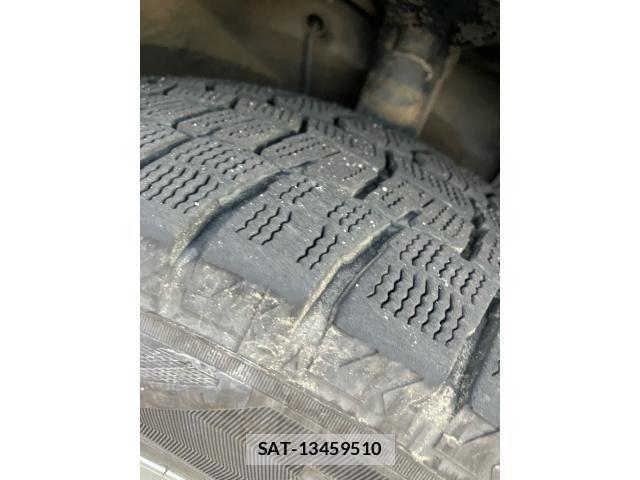 Toyota VOXY 2012-02 8355873-15