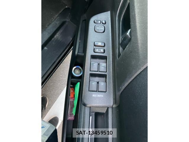 Toyota VOXY 2012-02 8355873-16