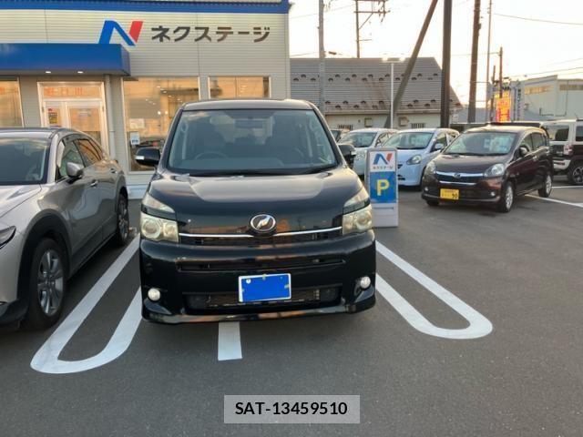 Toyota VOXY 2012-02 8355873-1