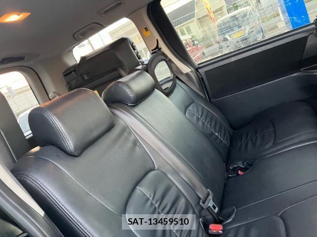 Toyota VOXY 2012-02 8355873-23