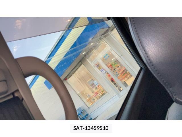 Toyota VOXY 2012-02 8355873-27