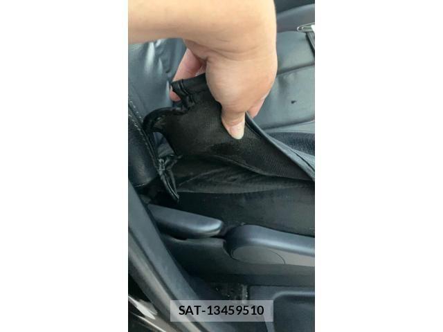 Toyota VOXY 2012-02 8355873-29