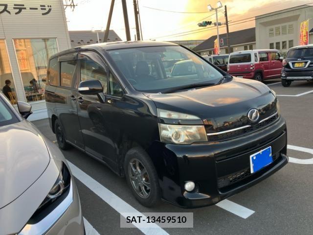 Toyota VOXY 2012-02 8355873-3