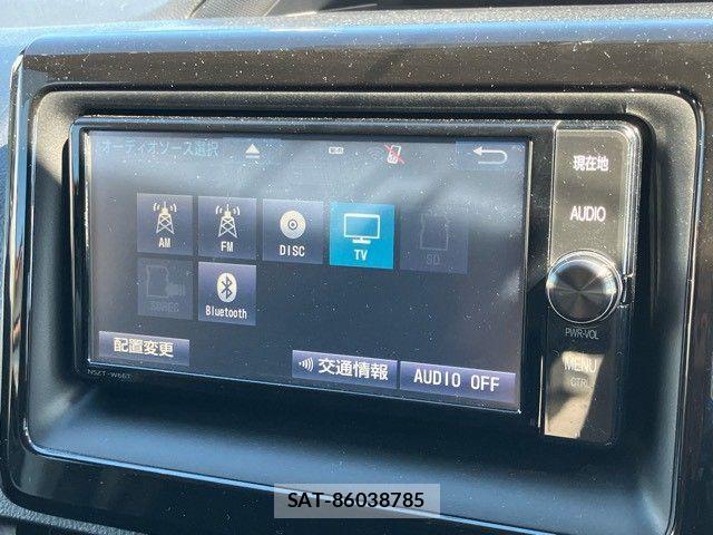 Toyota VOXY 2017-10 8355870-23