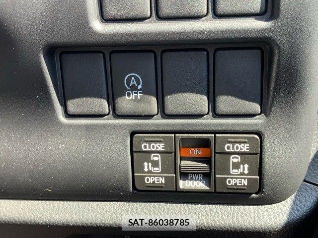 Toyota VOXY 2017-10 8355870-24