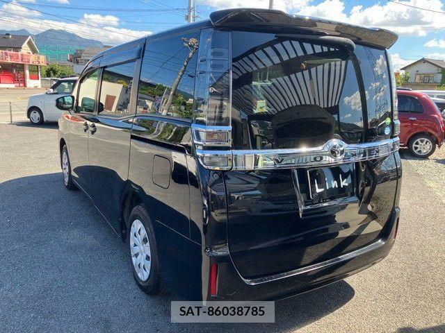 Toyota VOXY 2017-10 8355870-7