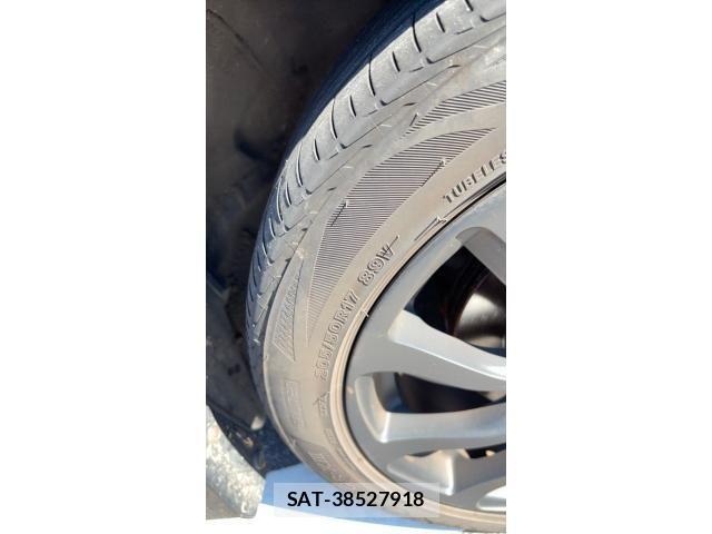Toyota VOXY 2011-10 8355872-9
