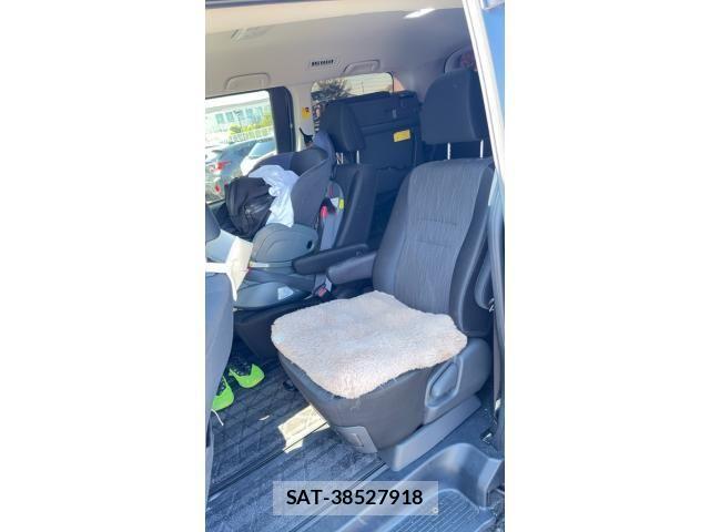Toyota VOXY 2011-10 8355872-12