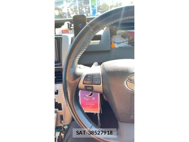 Toyota VOXY 2011-10 8355872-20