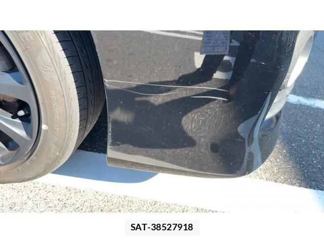 Toyota VOXY 2011-10 8355872-6