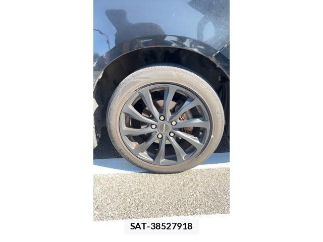 Toyota VOXY 2011-10 8355872-8