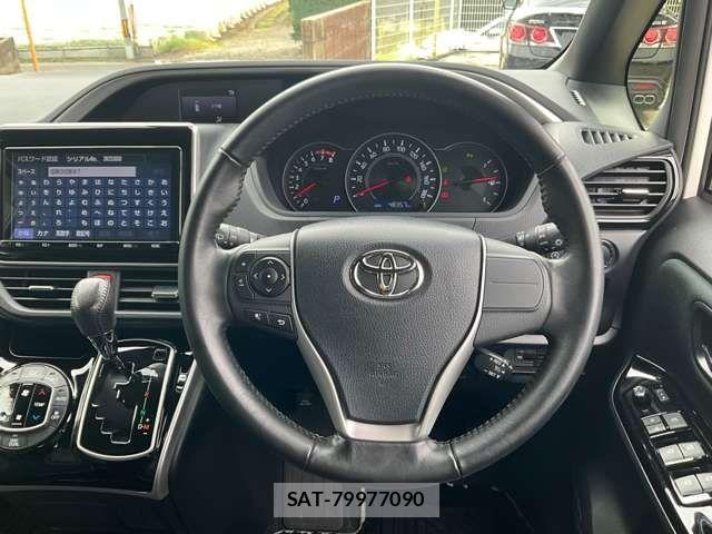 Toyota VOXY 2019-02 8355865-10