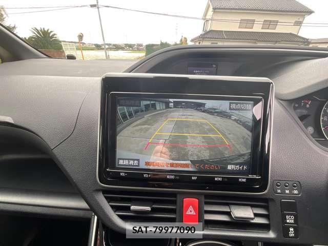 Toyota VOXY 2019-02 8355865-15
