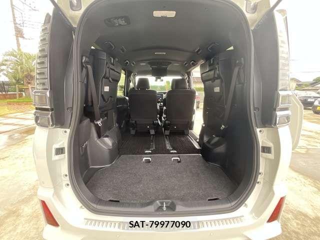Toyota VOXY 2019-02 8355865-18