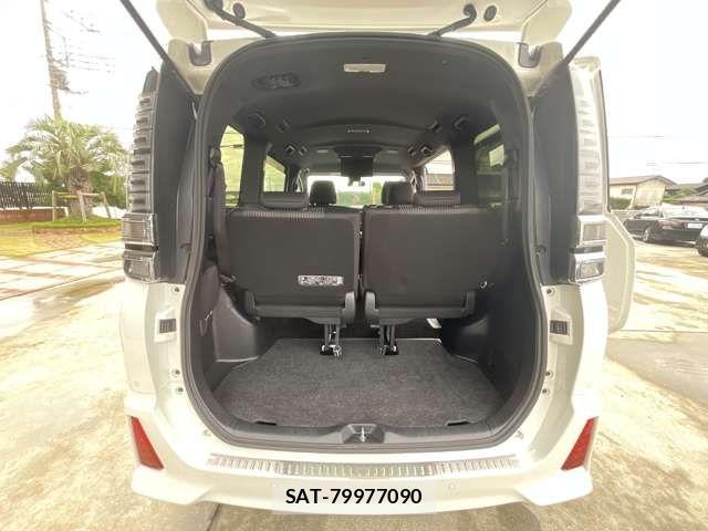 Toyota VOXY 2019-02 8355865-19