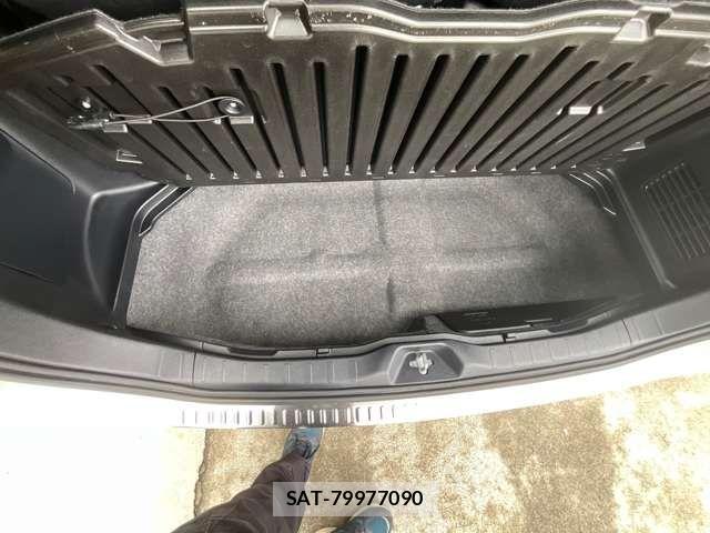Toyota VOXY 2019-02 8355865-20