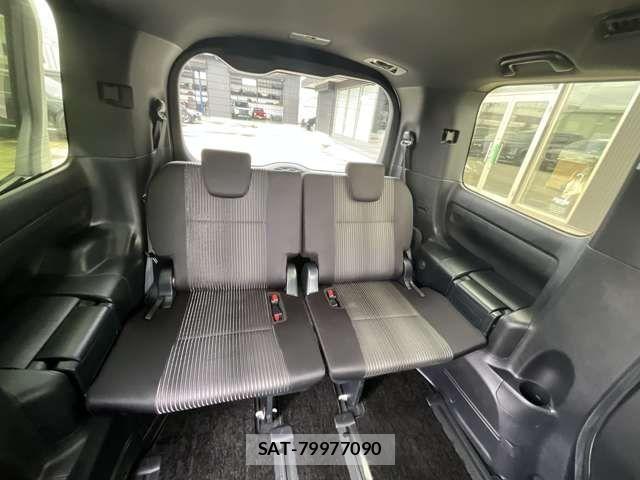 Toyota VOXY 2019-02 8355865-21